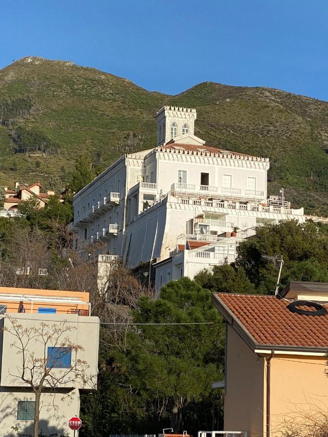 Appartamento Nel Fabbricato Denominato Il Castello Praia a Mare Exteriör bild