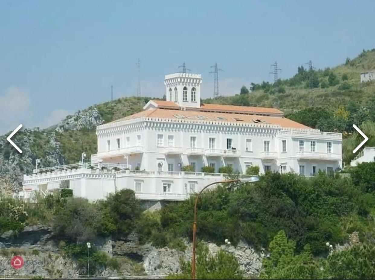 Appartamento Nel Fabbricato Denominato Il Castello Praia a Mare Exteriör bild